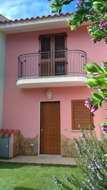 ポルト・ピノ Casa Rubinaヴィラ エクステリア 写真